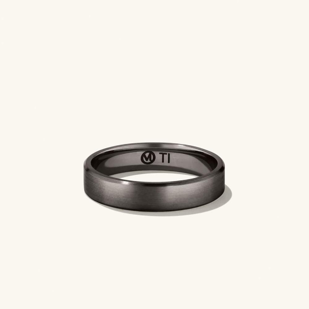 Smooth Band Ring