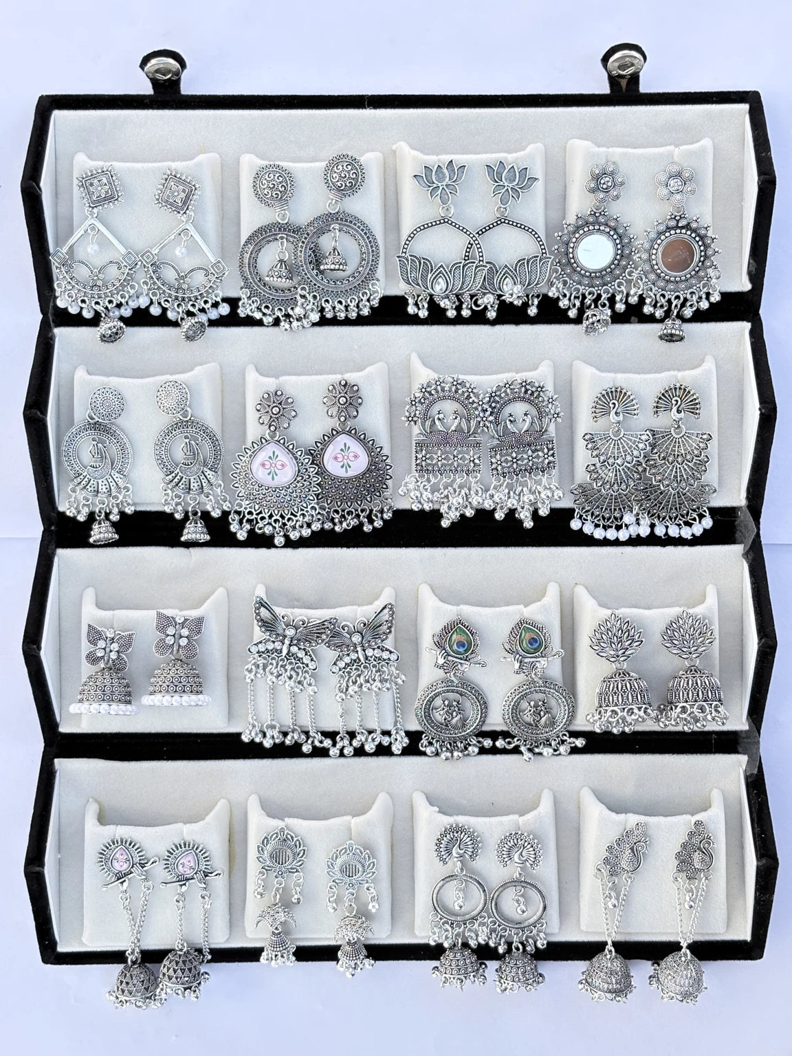 Viral 16 Pair Earing Set With Folding Jewelery Box