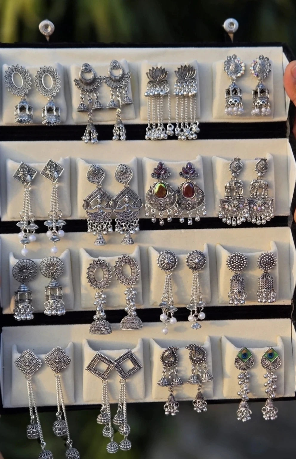 Viral 16 Pair Earing Set With Folding Jewelery Box